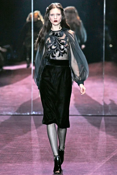 Look 30